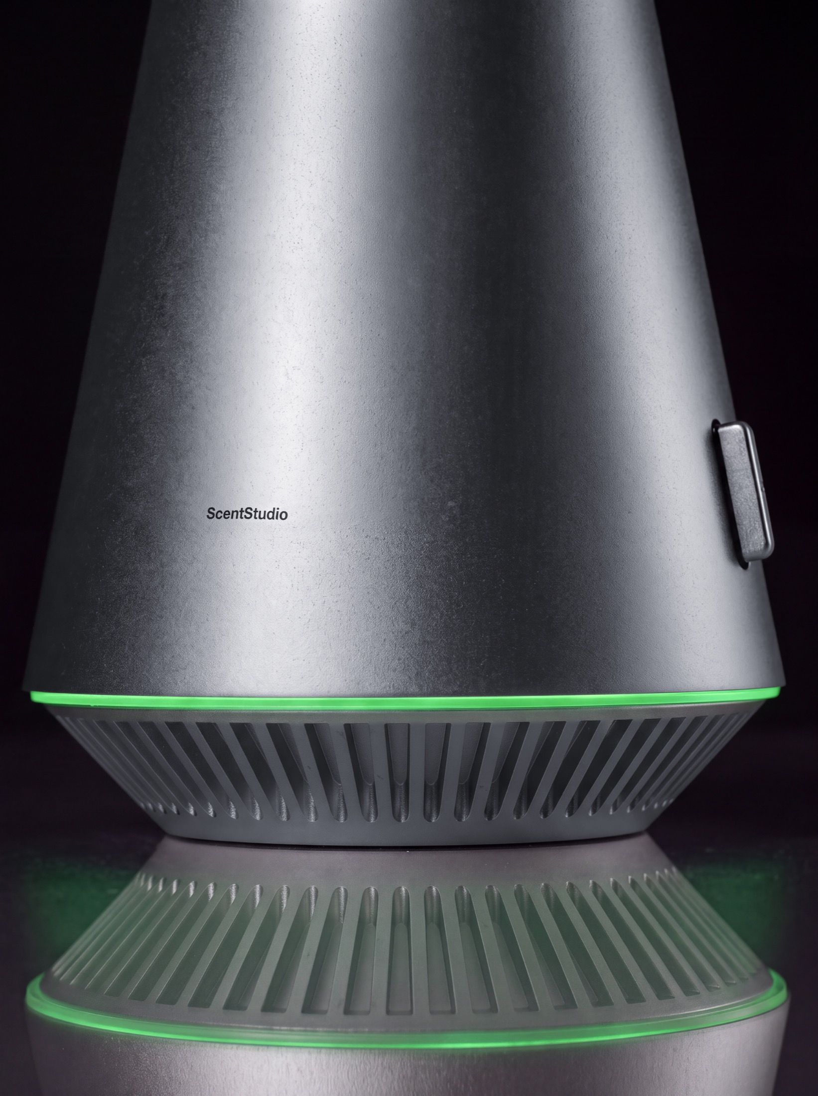 ScentStudio diffuser with the green low release setting ring