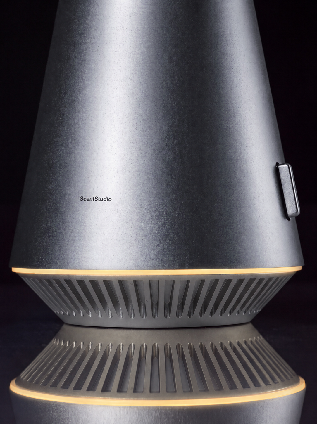 ScentStudio diffuser with the yellow medium release setting ring